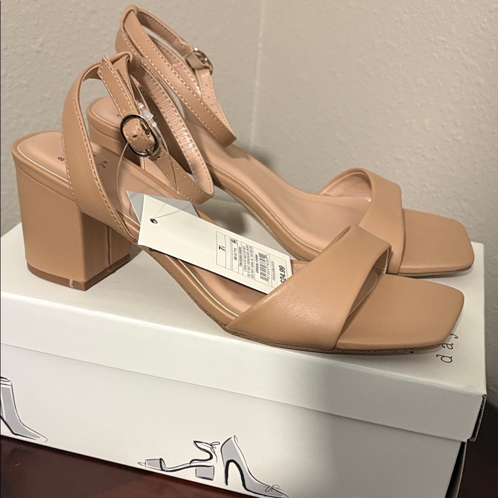NWT A New Day Tan Block Heel Sandals with Ankle Strap - Picture 2 of 5